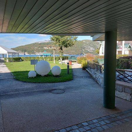 Au Bord Du Lac D'Annecy, Logement Type Loft, Dans Residence Avec Plage Et Ponton Privee دْوا المظهر الخارجي الصورة