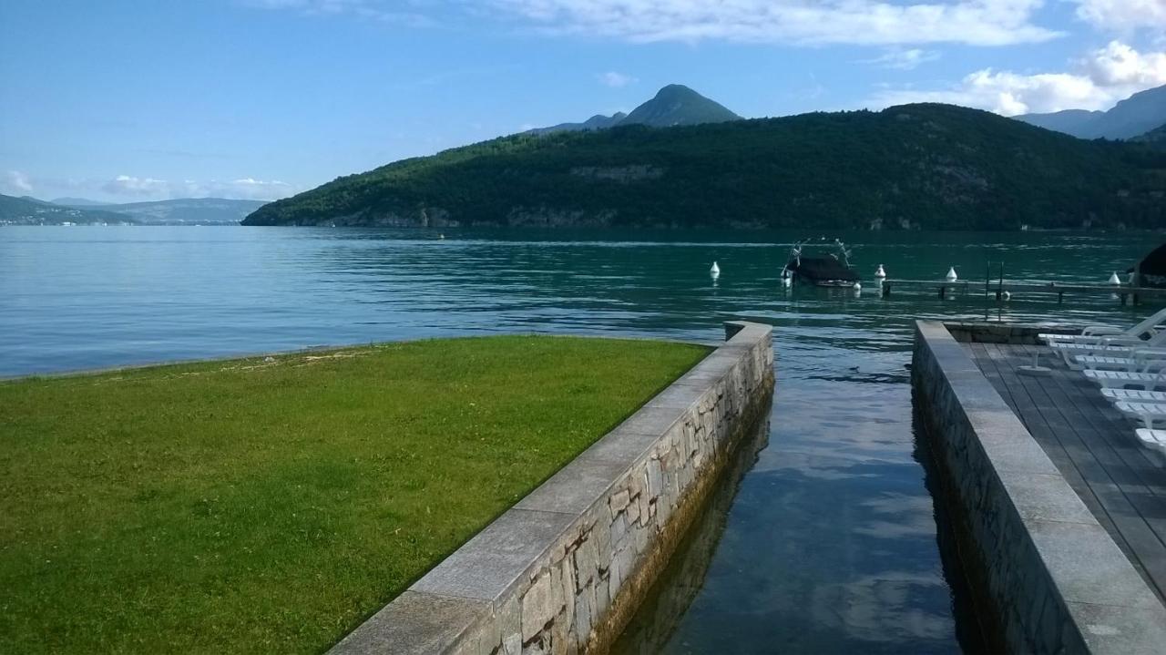 Au Bord Du Lac D'Annecy, Logement Type Loft, Dans Residence Avec Plage Et Ponton Privee دْوا المظهر الخارجي الصورة