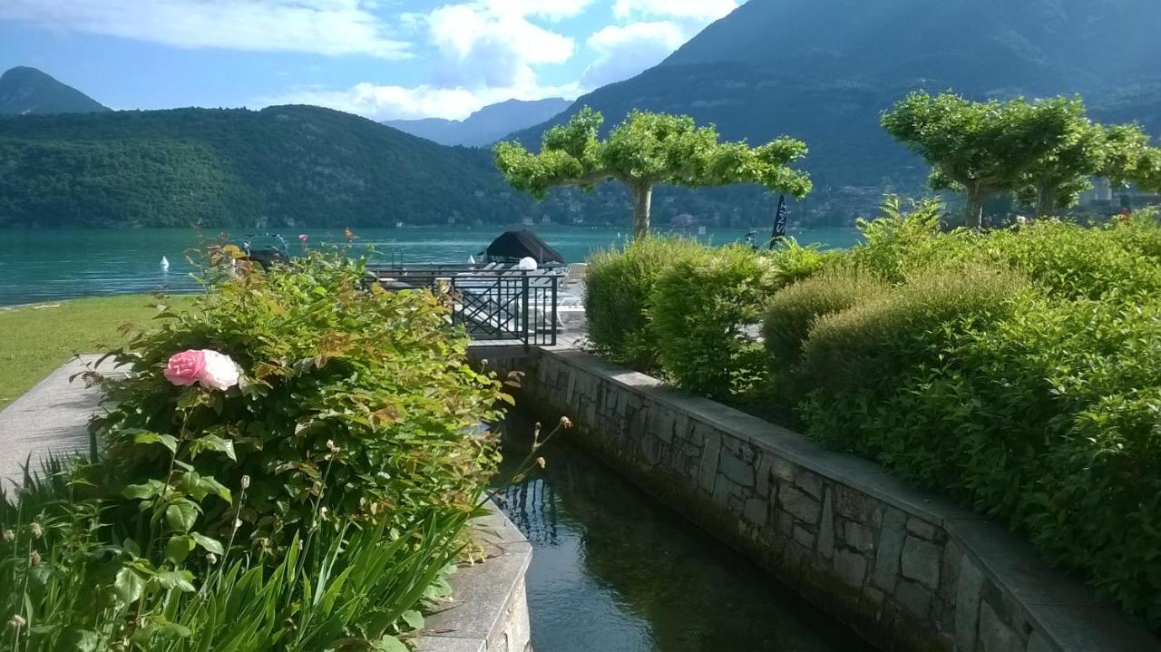 Au Bord Du Lac D'Annecy, Logement Type Loft, Dans Residence Avec Plage Et Ponton Privee دْوا المظهر الخارجي الصورة