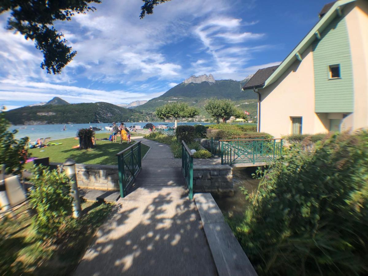 Au Bord Du Lac D'Annecy, Logement Type Loft, Dans Residence Avec Plage Et Ponton Privee دْوا المظهر الخارجي الصورة