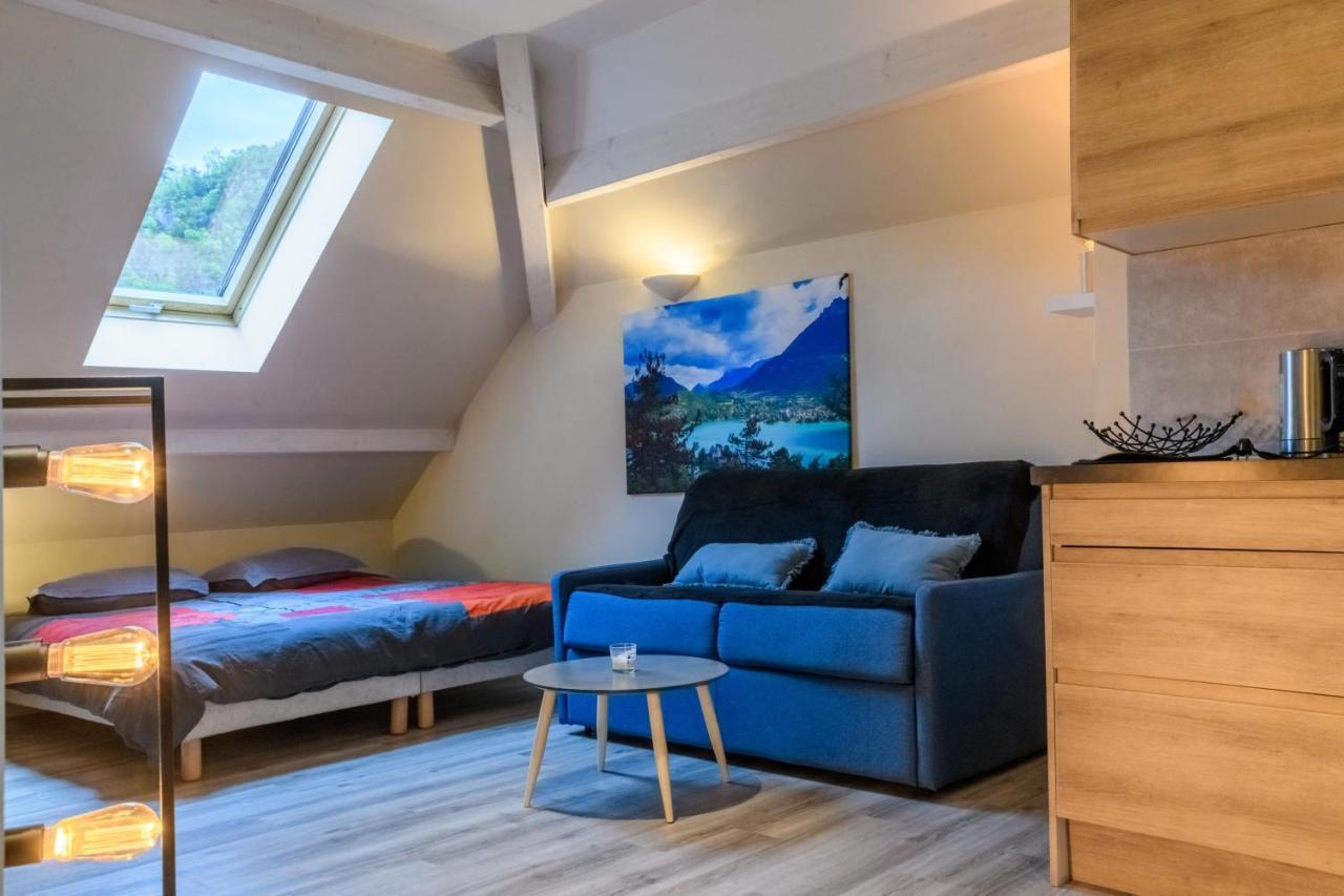 Au Bord Du Lac D'Annecy, Logement Type Loft, Dans Residence Avec Plage Et Ponton Privee دْوا المظهر الخارجي الصورة