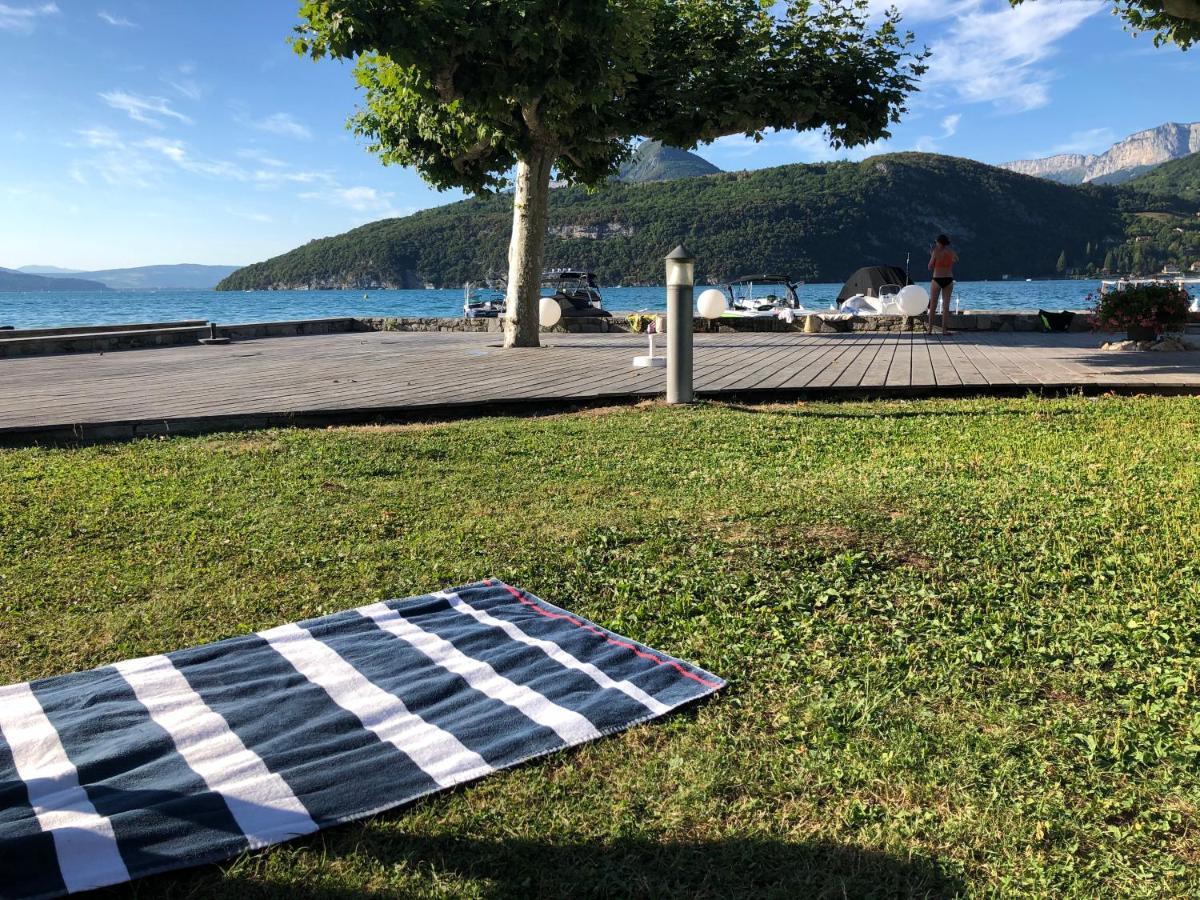 Au Bord Du Lac D'Annecy, Logement Type Loft, Dans Residence Avec Plage Et Ponton Privee دْوا المظهر الخارجي الصورة